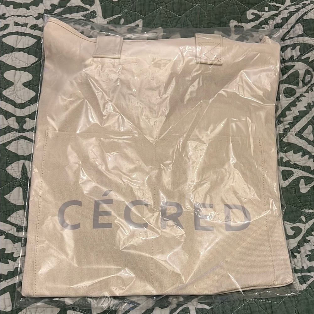 NEW CÉCRED Cream Tote Bag